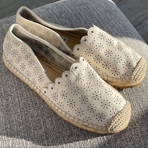 Karl Lagerfield espadrilles-laser cut scallop